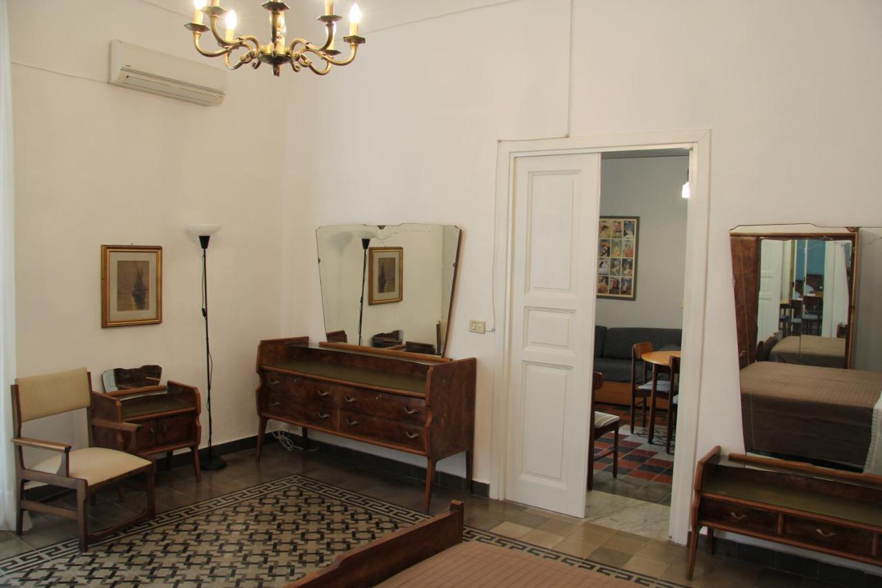 Casa Vacanza Icaros, Ortigia Hictoric Center, 200 Mt From The Beach Syracuse Eksteriør bilde