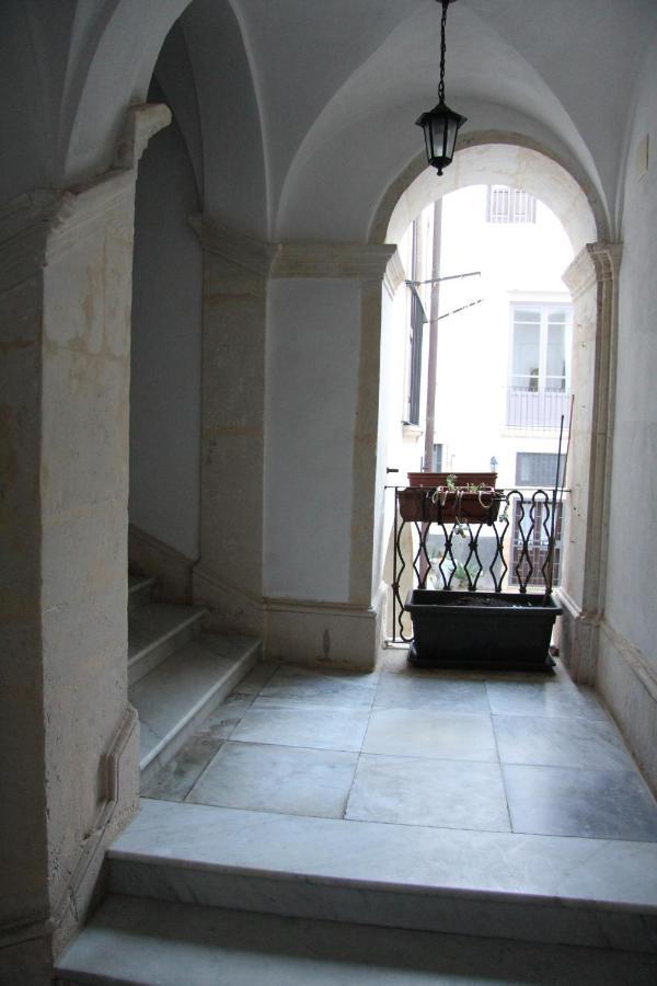 Casa Vacanza Icaros, Ortigia Hictoric Center, 200 Mt From The Beach Syracuse Eksteriør bilde