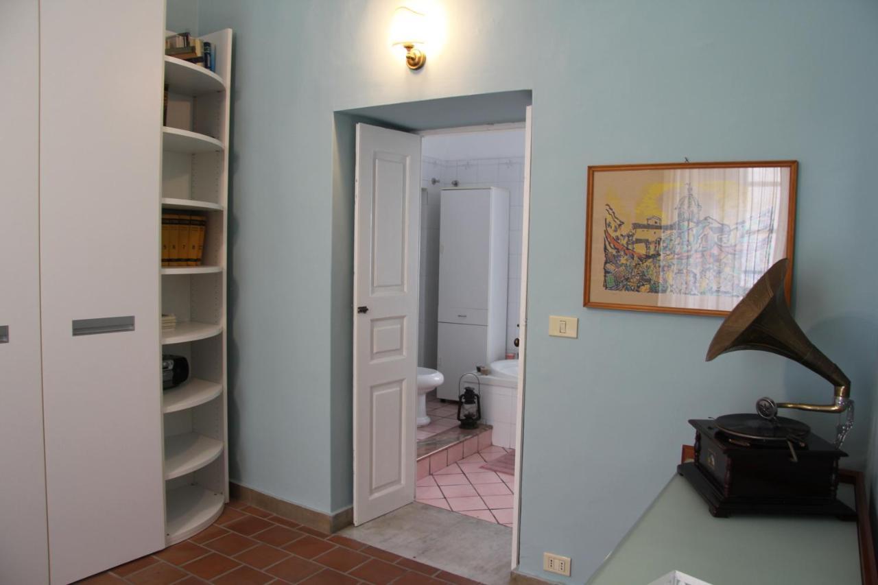 Casa Vacanza Icaros, Ortigia Hictoric Center, 200 Mt From The Beach Syracuse Eksteriør bilde