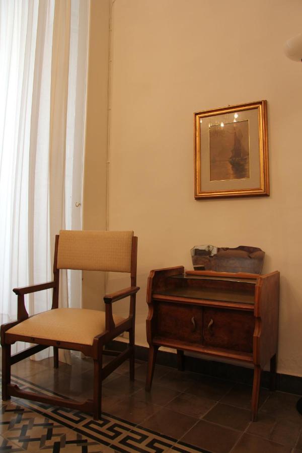 Casa Vacanza Icaros, Ortigia Hictoric Center, 200 Mt From The Beach Syracuse Eksteriør bilde